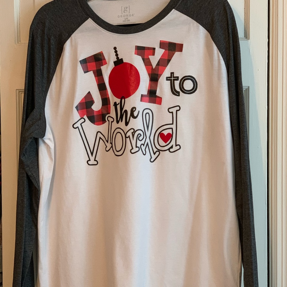 Christmas raglan sleeve graphic T large
